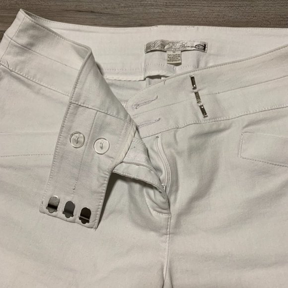 Dynamite | Women's White Shorts Size 11 - Picture 2 of 4